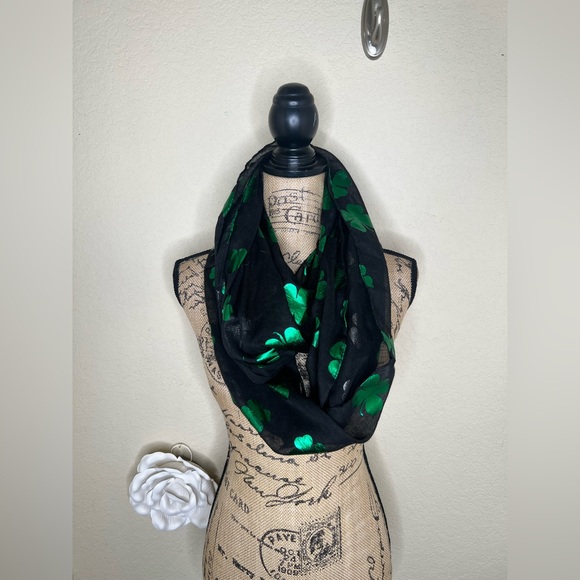 NTM Claire’s Black Sheer Infinity Scarf Green Foil Shamrock St. Patricks Day NWT - Picture 8 of 10